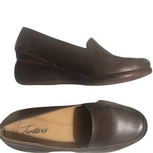 Trotters Brown Leather Loafers